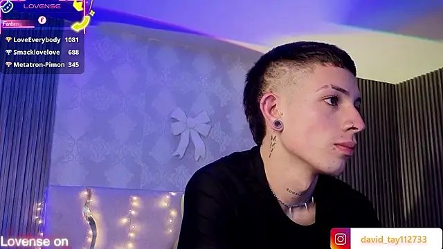 boyfox_tay Adlı Modelin Canlı XXX Sohbeti