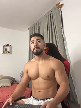 Ezzio_Scolaro Chat XXX live