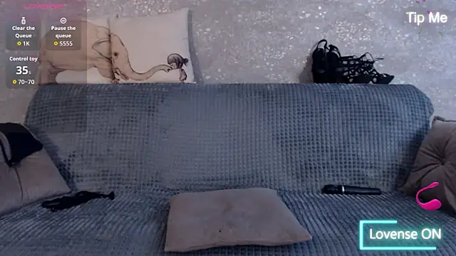 LillySquirtShot live XXX chat