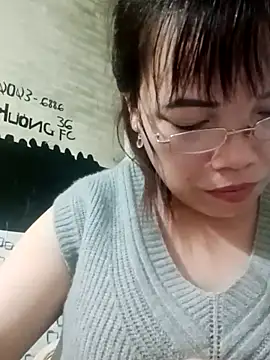 Sana-vn élő XXX-chatje