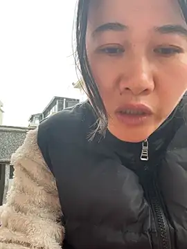 daaqnn élő XXX-chatje