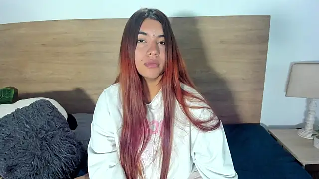 Chat +18 de DulceJones ao vivo