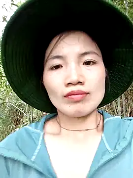 ngan-cute élő XXX-chatje