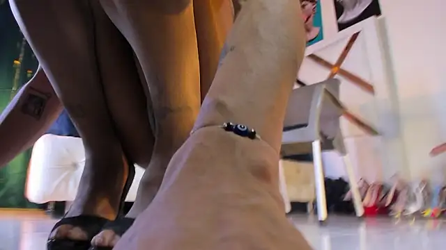 ArchieCollins 网络视讯表演