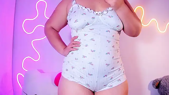 CassieBigass_ élő XXX-chatje