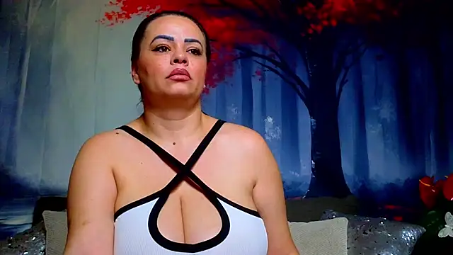 ElizabethEven 即時 XXX 聊天