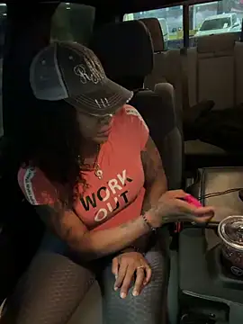 HaloRodeoLover2 élő XXX-chatje