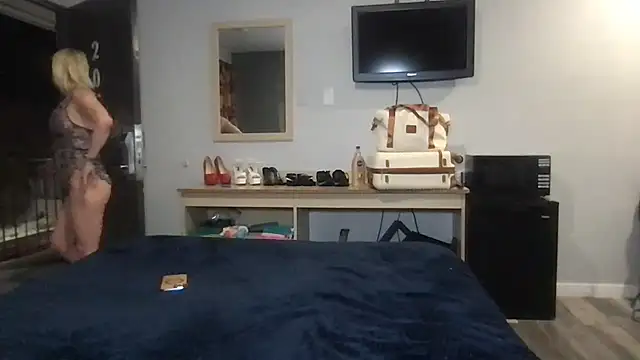 XXX chat uživo modela TiffaneyLove