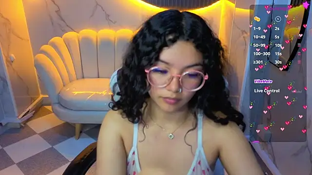 victoria_castillo_b Adlı Modelin Canlı XXX Sohbeti