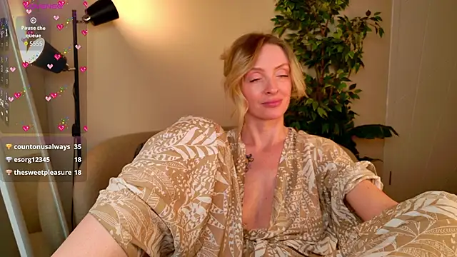 sexuallycorrecte 网络视讯表演