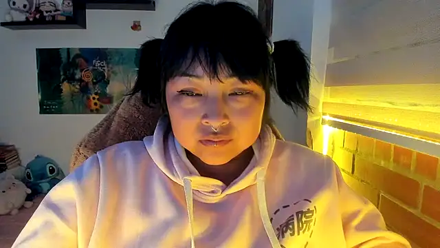 Chat XXX ao vivo de Shaddycute_