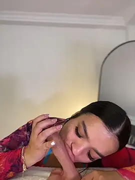 Chatroom XXX en direct de JuanitaMore01