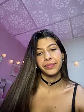 Lenapink19 Adlı Modelin Canlı XXX Sohbeti