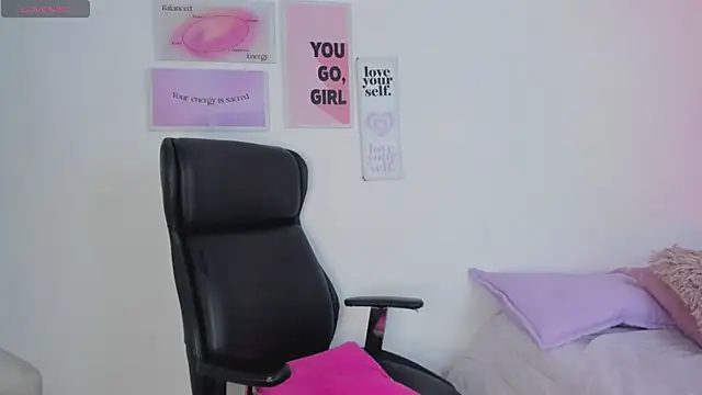 AnniEsstone: онлайн-секс-чат