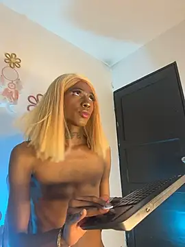 Mara_royaln Webbikameraesitys