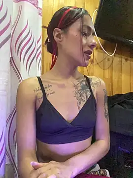 Emily-Firen Webbikameraesitys