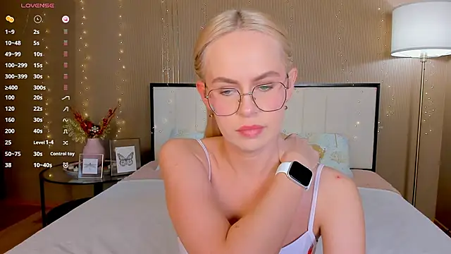 bellatip Adlı Modelin Canlı XXX Sohbeti