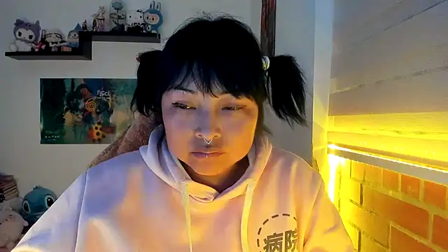 Shaddycute_のライブXXXチャット