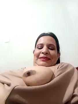 Chatroom XXX en direct de Camil4_milf_1