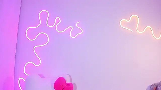 Chatroom XXX en direct de CassieBigass_