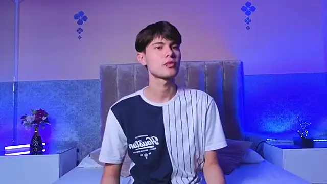 Chat XXX en directo de Derek_Sinn