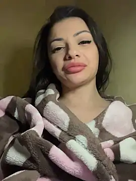 Chatroom XXX en direct de Layana_Ro