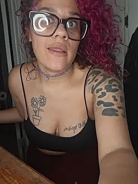 VelvetVixen_735 – Naživo XXX chat