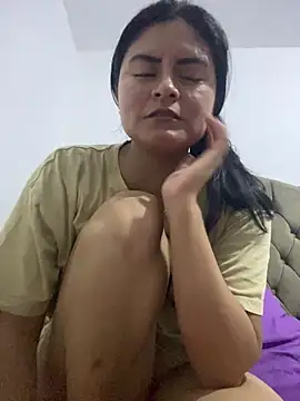 Mikaela43 Adlı Modelin Canlı XXX Sohbeti