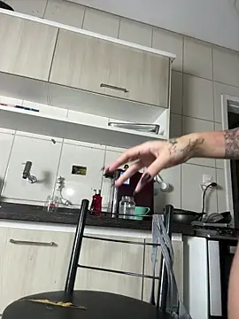 Nikatsu Adlı Modelin Canlı XXX Sohbeti