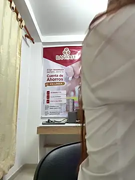 Chat XXX en directo de Emily-7_