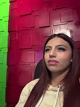 دردشة Emily-teen الجنسية المباشرة