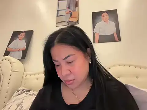 Tightwetholesxx élő XXX-chatje