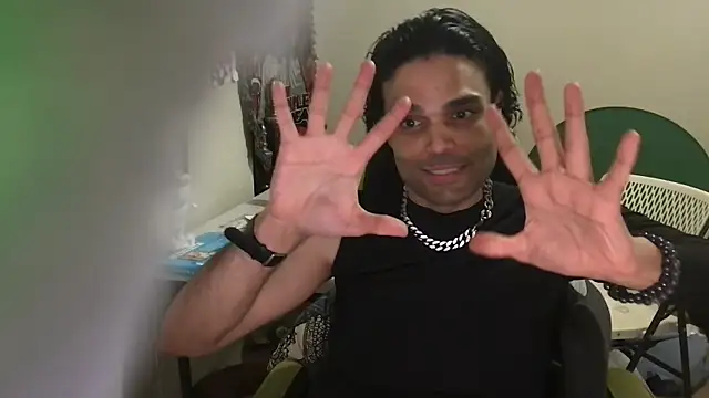 StuntingSpunMarine69 Show in webcam