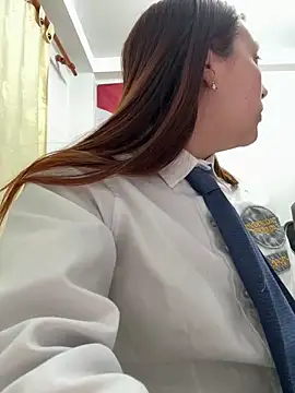 Emily-7_ Chat XXX in diretta