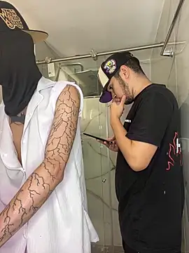 Chatroom XXX en direct de TheBatMansion