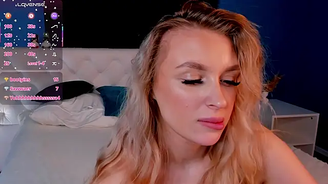 Chatroom XXX en direct de KiraRuiz