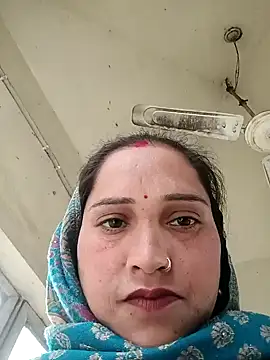 Chat +18 de Cute-karisma1234 ao vivo