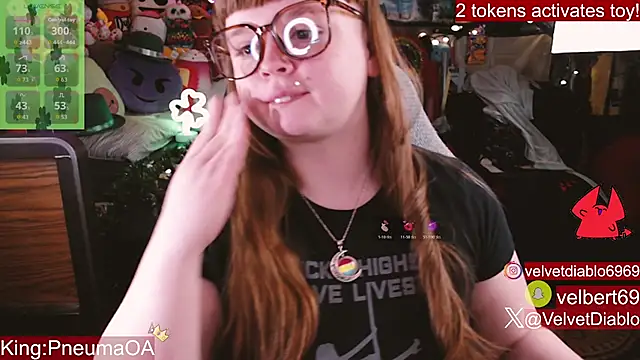 VelvetDiablo élő XXX-chatje