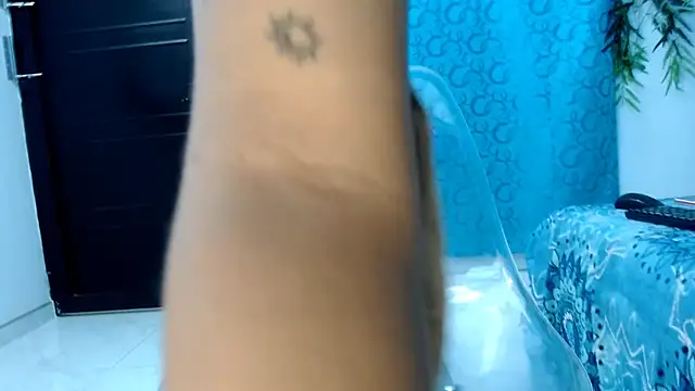 Онлайн чат XXX valeria18sexy