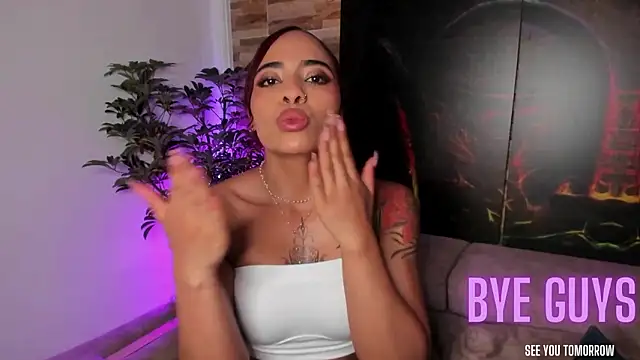 emilyfitness Chat XXX live