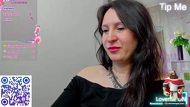 Lea_shadom: διαδικτυακό σόου στην κάμερα