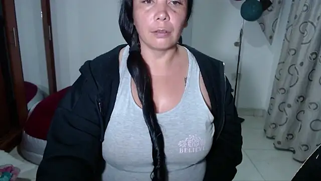 Chat XXX ao vivo de vivian-milf