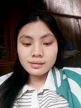 Hilary-123 live XXX chat