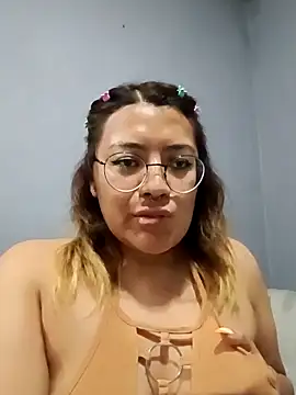 Chat XXX ao vivo de Yazyazucar