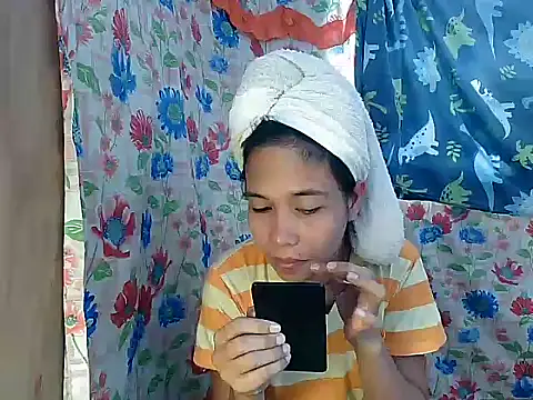 PinaySkinnyGirl Chat XXX live