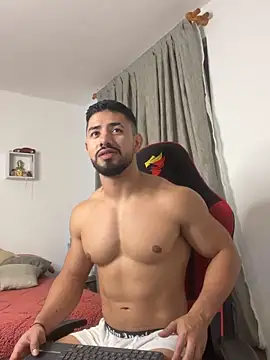 Ezzio_Scolaro Show in webcam