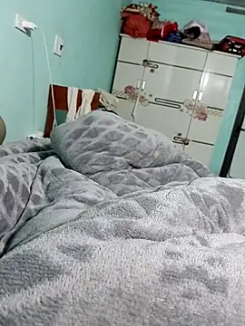 Show modela lylinhjim na web-kameri