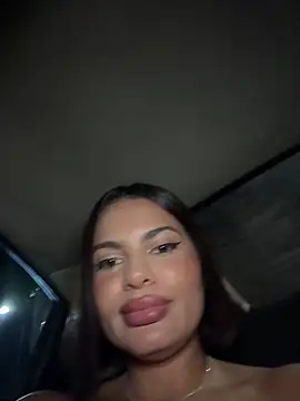 Irina_Velvett Adlı Modelin Canlı XXX Sohbeti