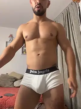 Chat XXX en directo de Ezzio_Scolaro