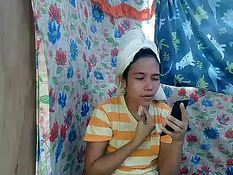 دردشة PinaySkinnyGirl الجنسية المباشرة